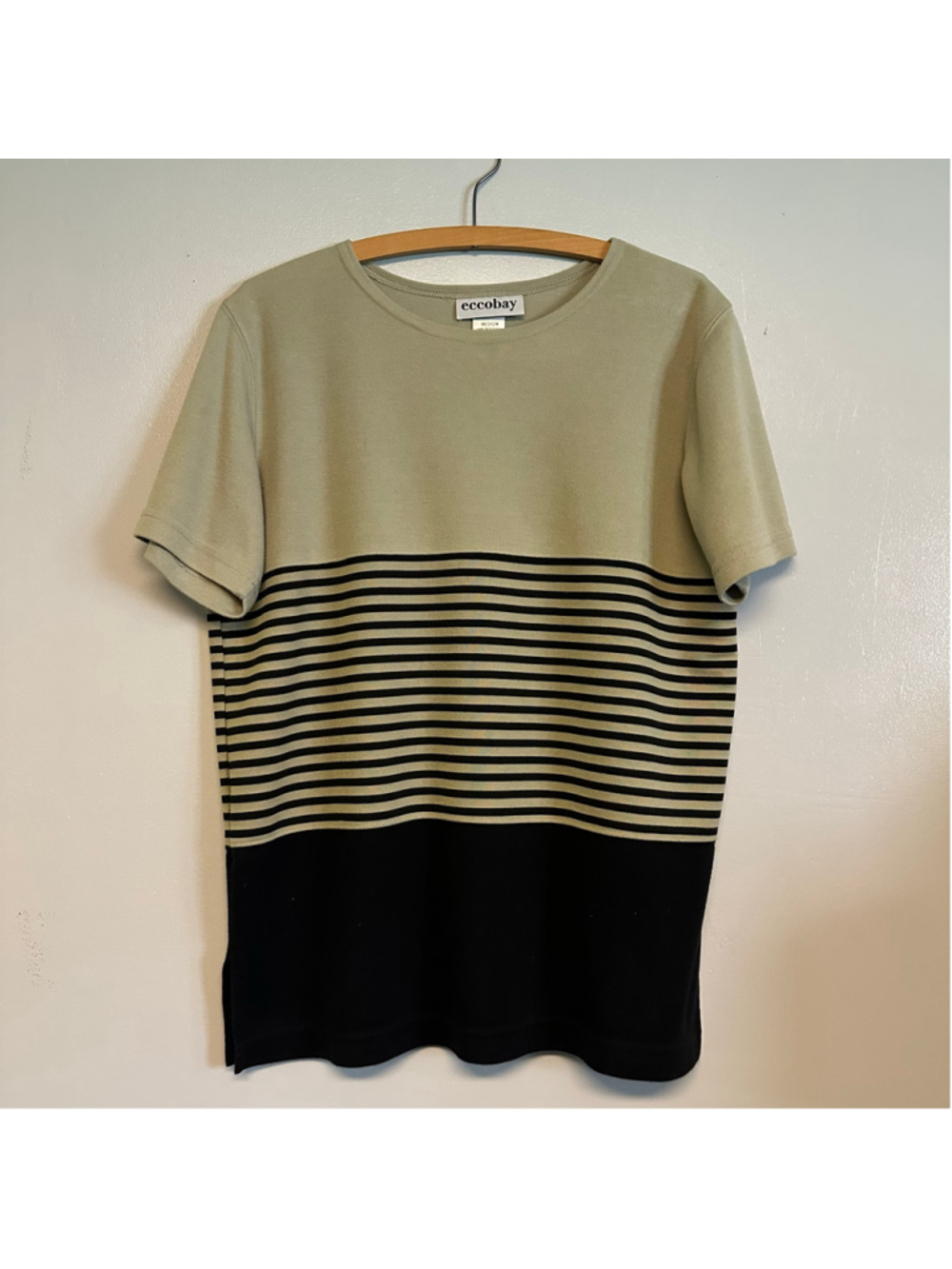 Eccobay Short Sleeve Tee Women’s Medium Beige and Black Striped